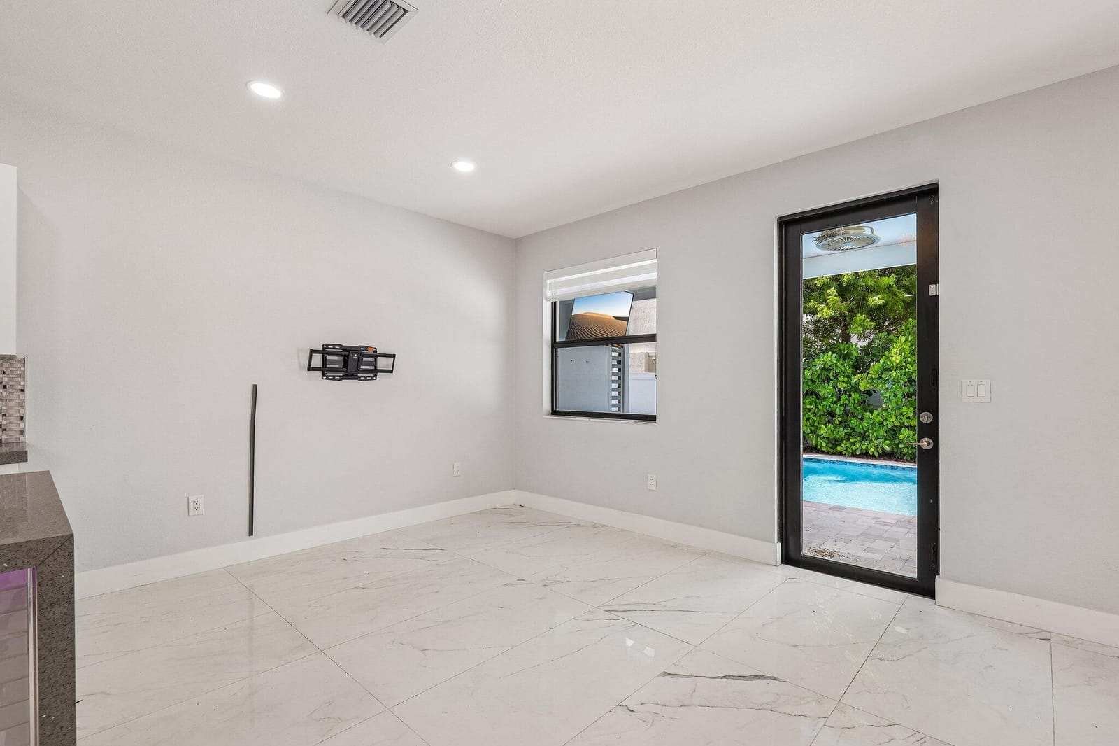 3567 W 110th Terrace, Hialeah, FL 33018 photo 9