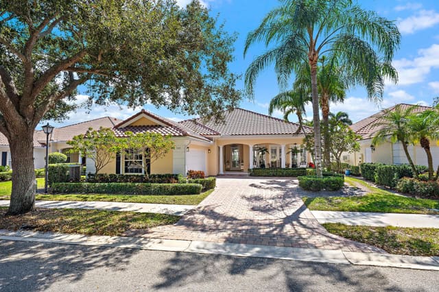 1115 Orinoco Way, Palm Beach Gardens, FL 33410