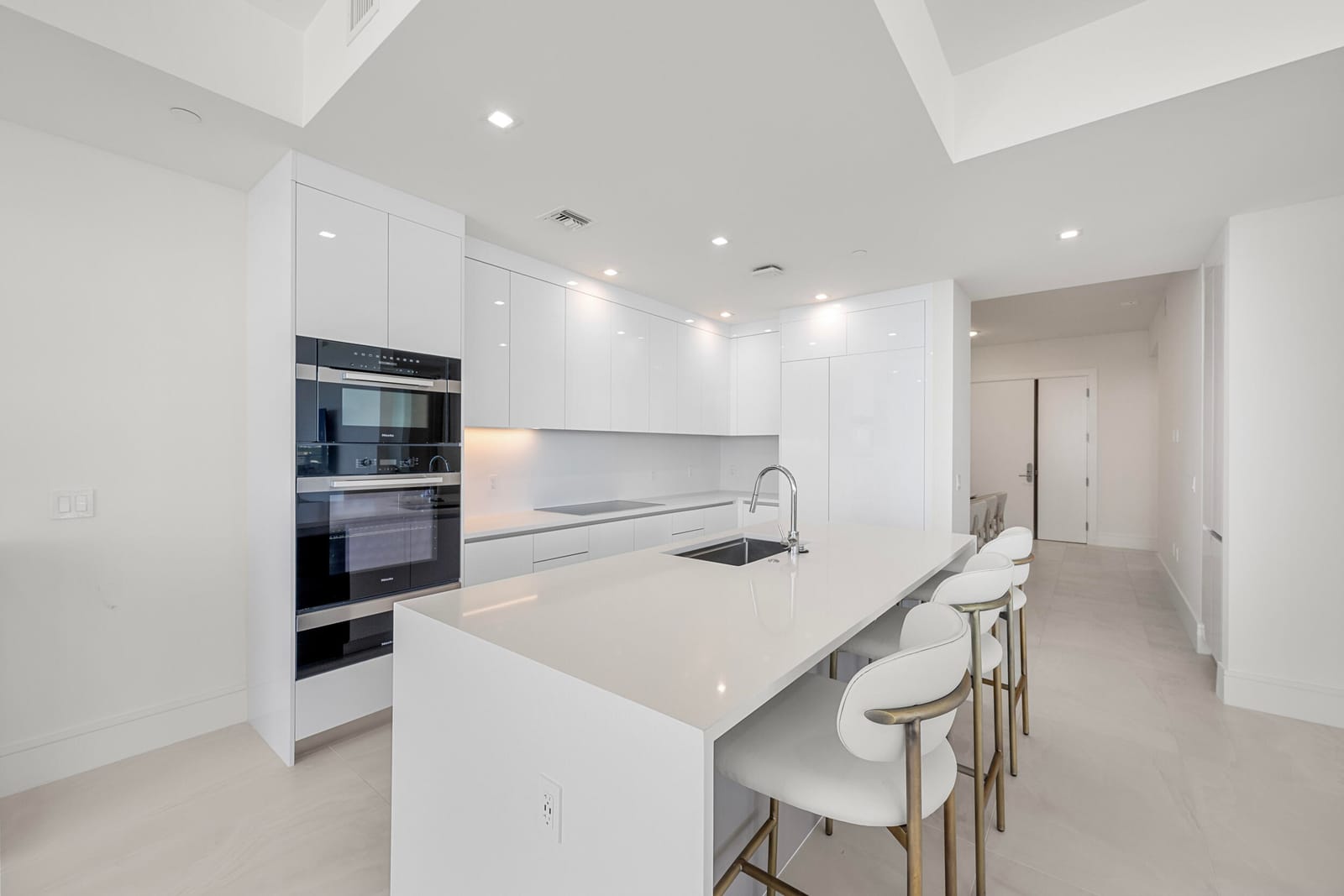 220 Lake Shore Drive 1001 — photo 3