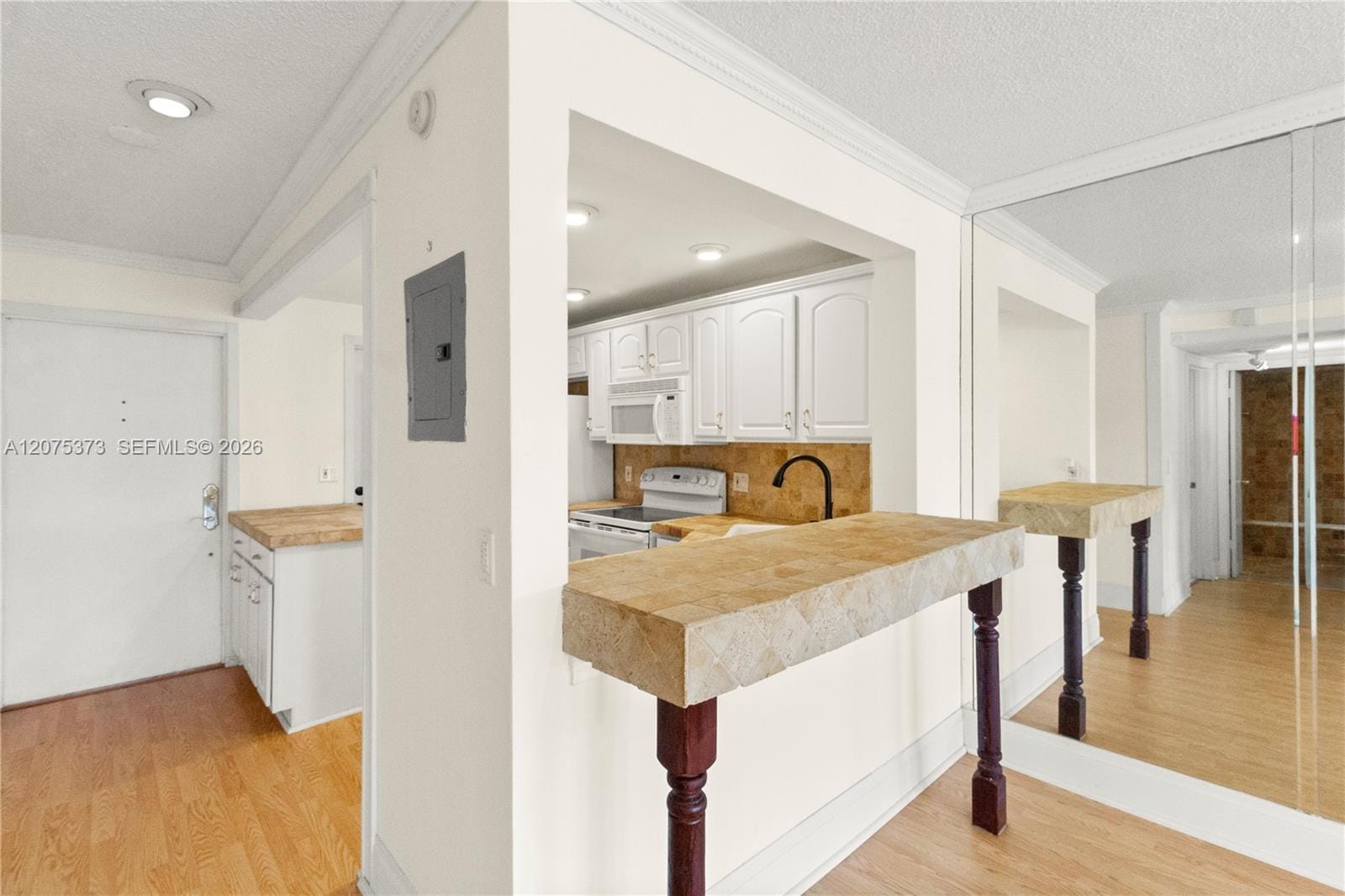 455 Paradise Isle Boulevard 402 — photo 3