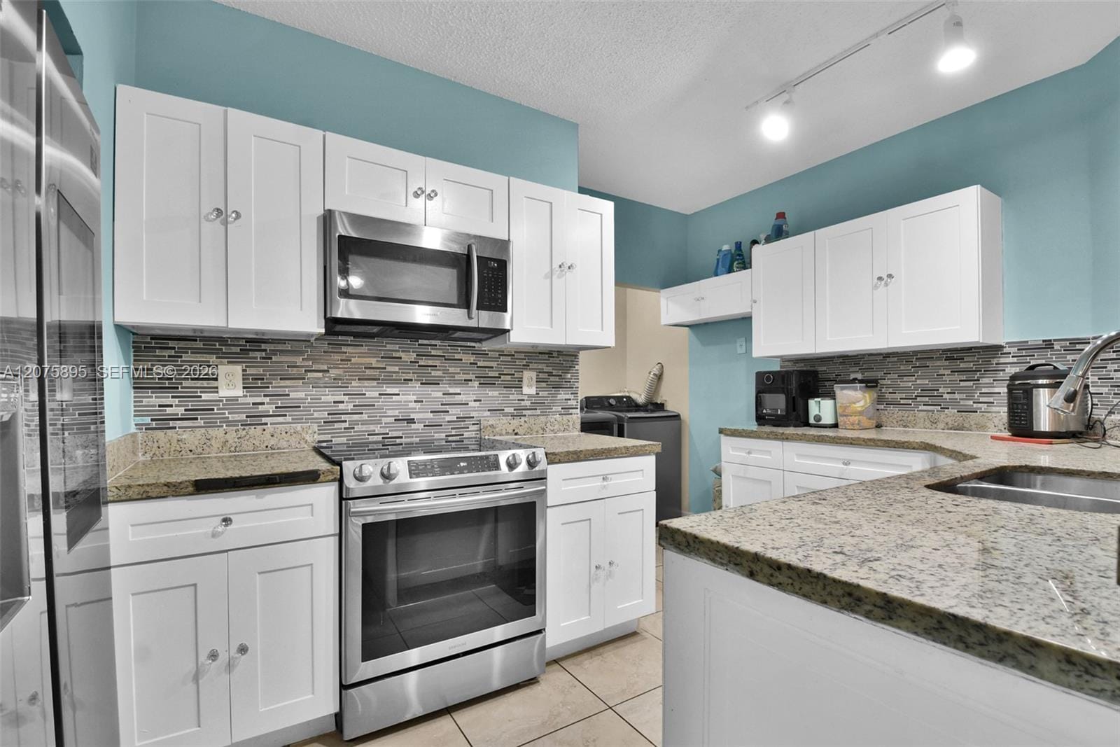 1419 Avon Lane 216, North Lauderdale, FL 33068