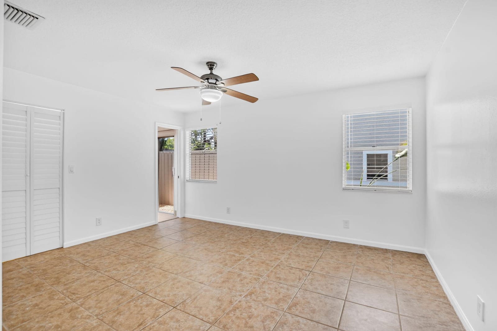 1971 Discovery Circle E — photo 10
