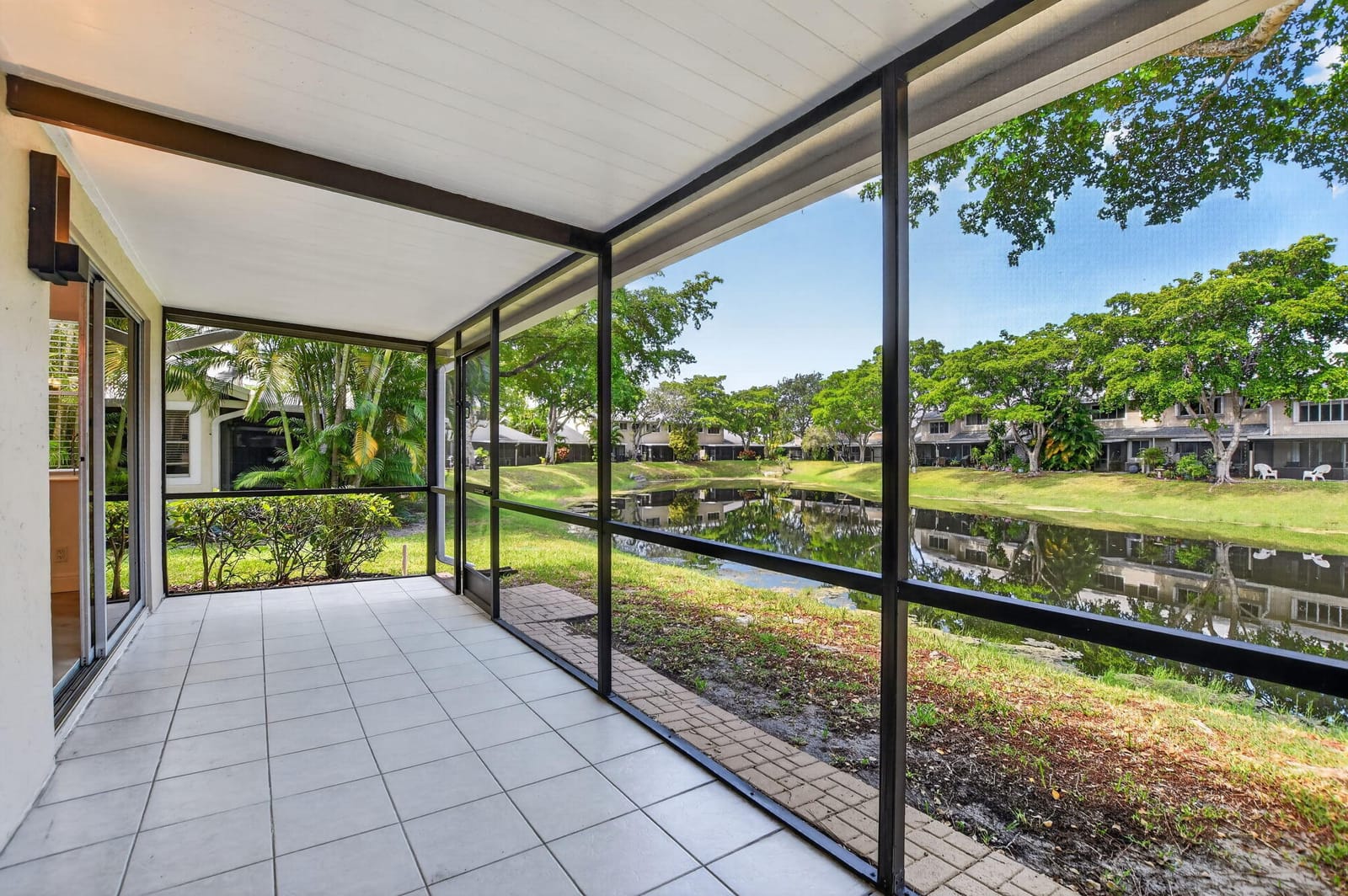 1971 Discovery Circle E, Deerfield Beach, FL 33442 photo 21