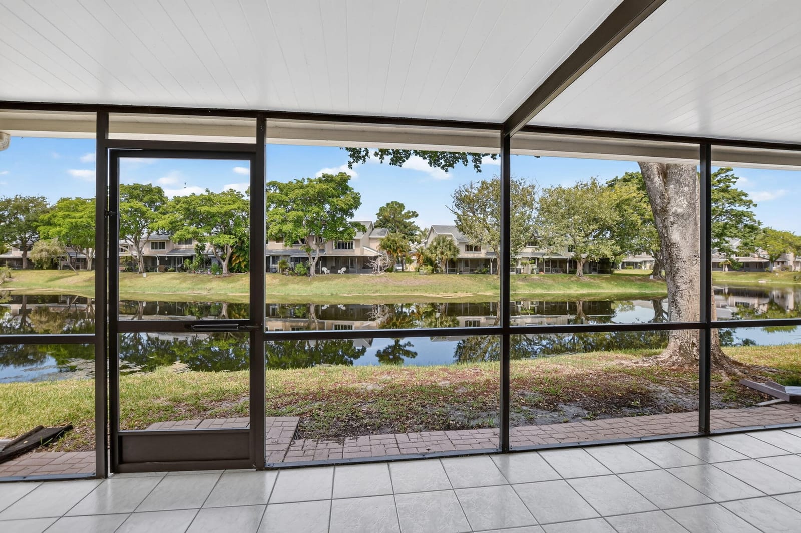 1971 Discovery Circle E, Deerfield Beach, FL 33442 photo 22
