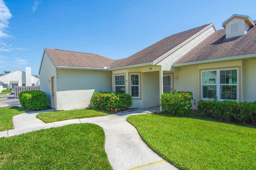 1828 AYNSLEY Way 1, Vero Beach, FL 32966