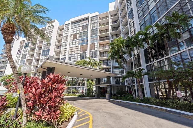 800 Parkview Drive 909, Hallandale Beach, FL 33009