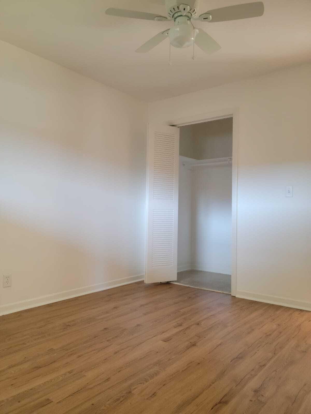 502 W BRANCH Street C — photo 7