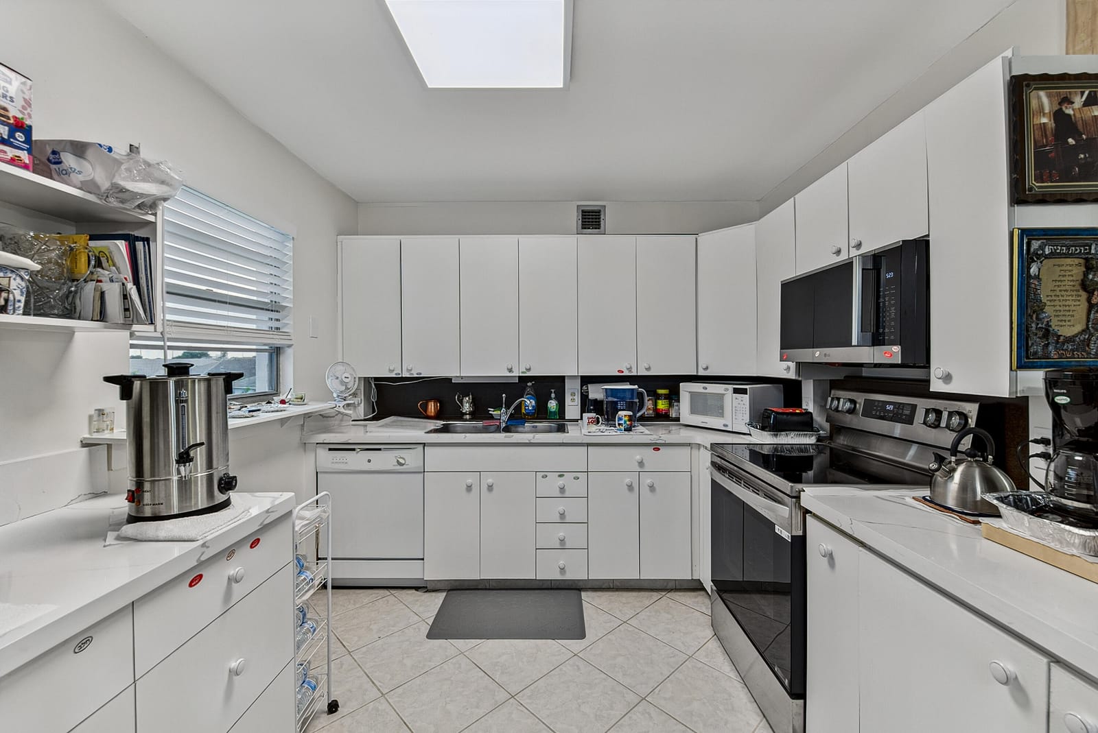 4001 UPMINSTER J 4001 — photo 3