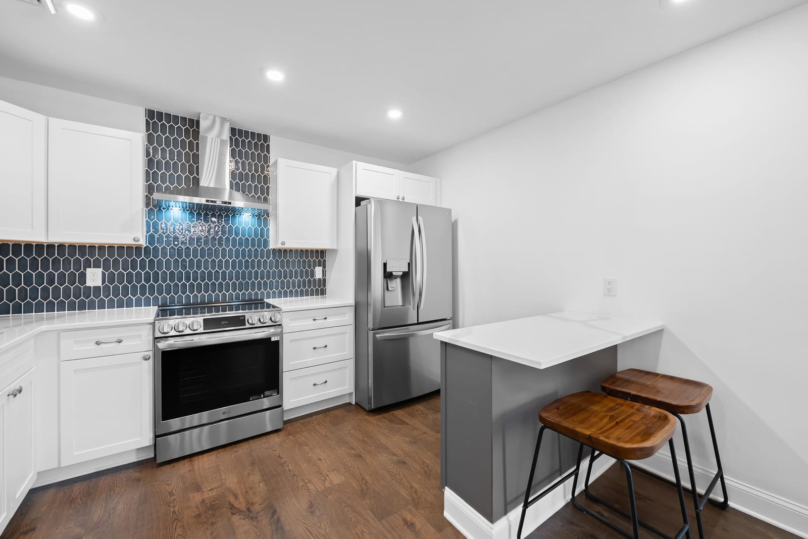 238 SW 10TH Avenue — photo 5