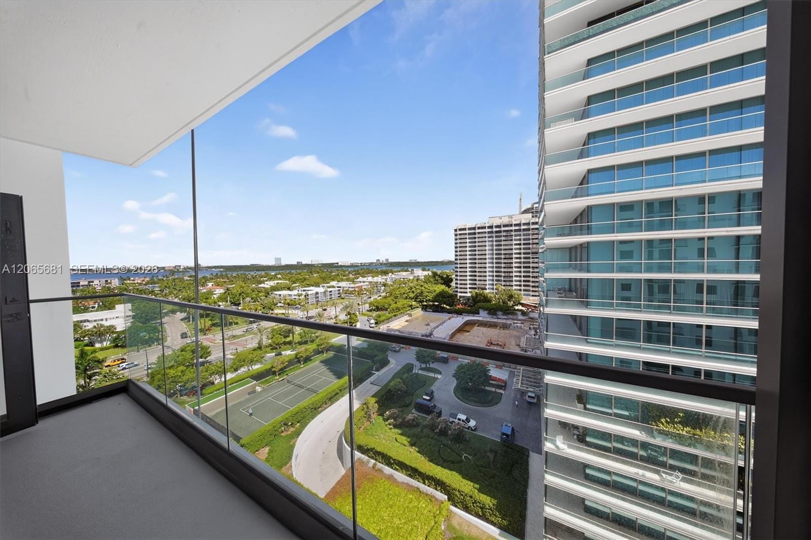 10185 Collins Avenue 1223 — photo 2