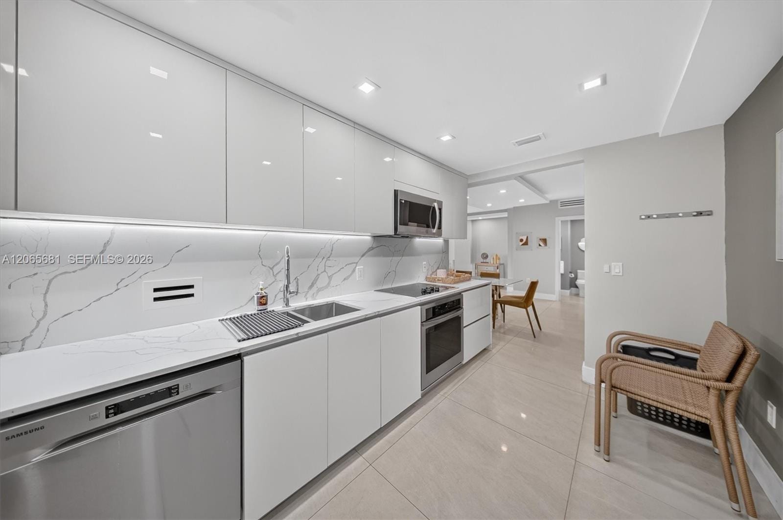 10185 Collins Avenue 1223 — photo 7