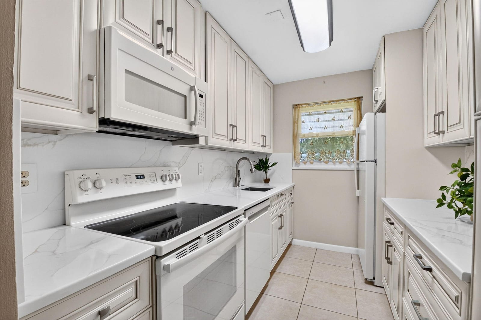 7205 W OAKRIDGE Circle, Lake Worth, FL 33462 photo 12