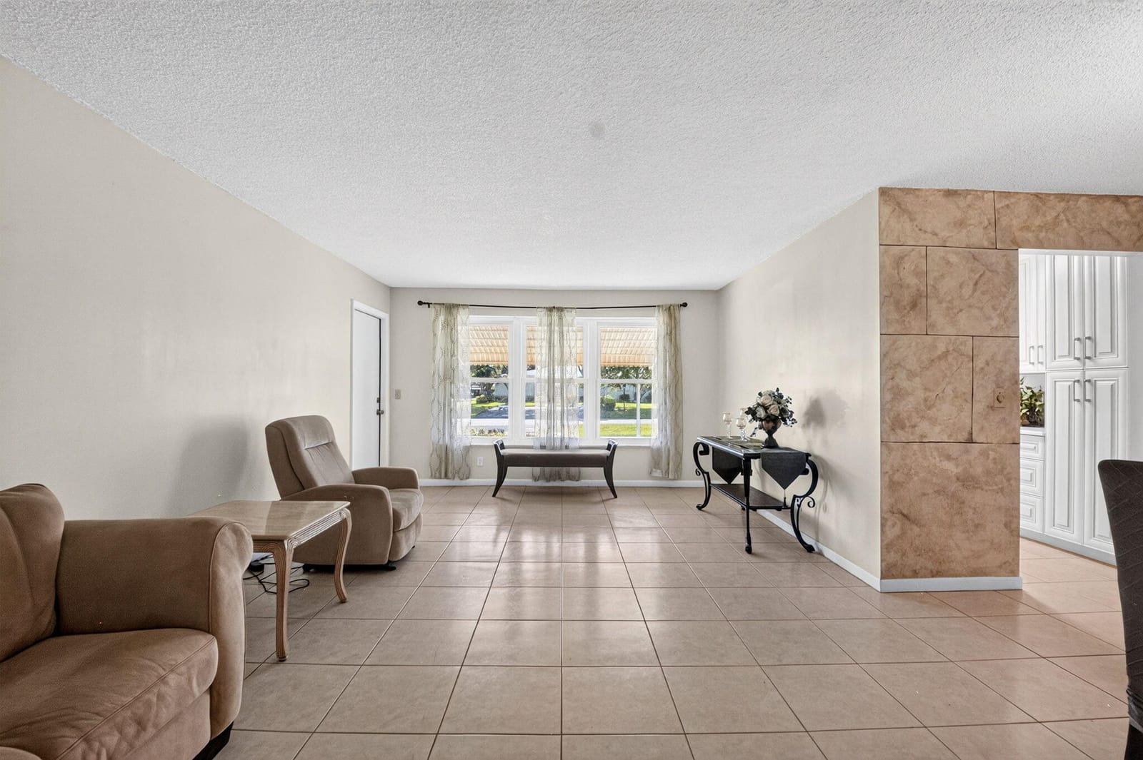 7205 W OAKRIDGE Circle, Lake Worth, FL 33462 photo 5