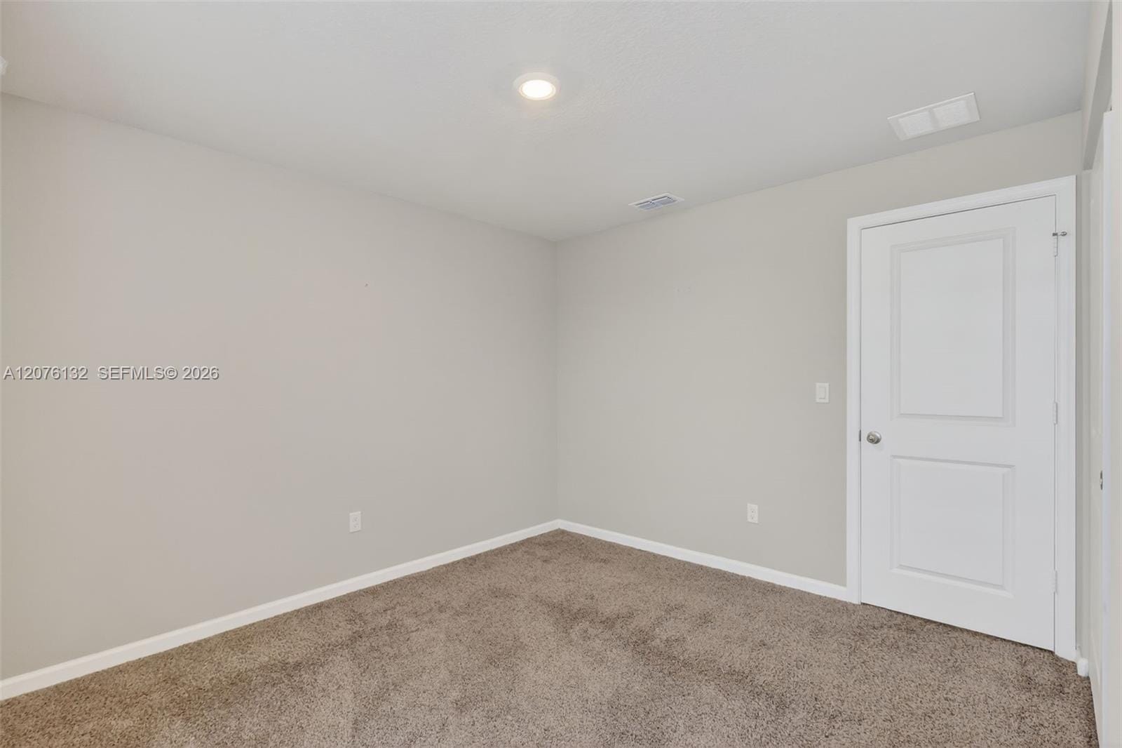 5610 SE Edgewater Circle — photo 9
