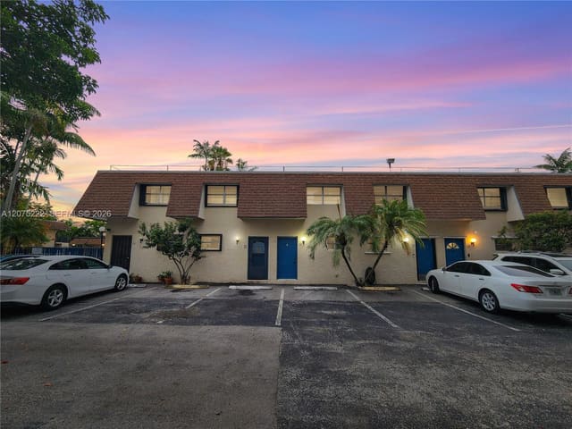 15385 S Dixie Hwy 22 Highway, Palmetto Bay, FL 33157