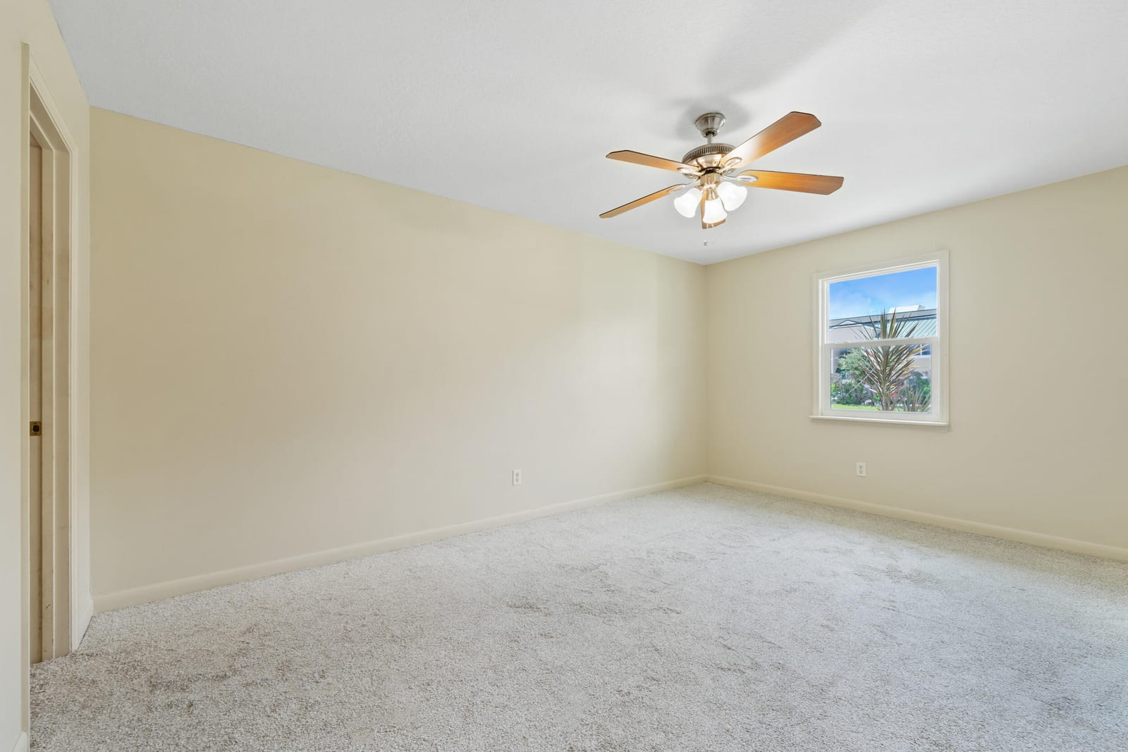 209 SW Chapman Avenue — photo 3
