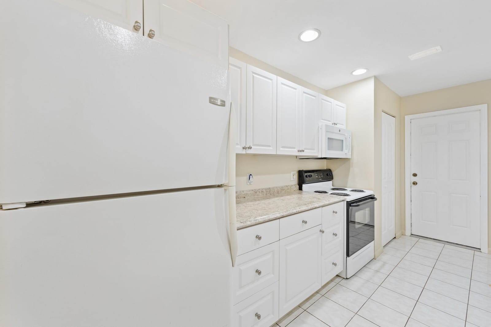 209 SW Chapman Avenue — photo 6