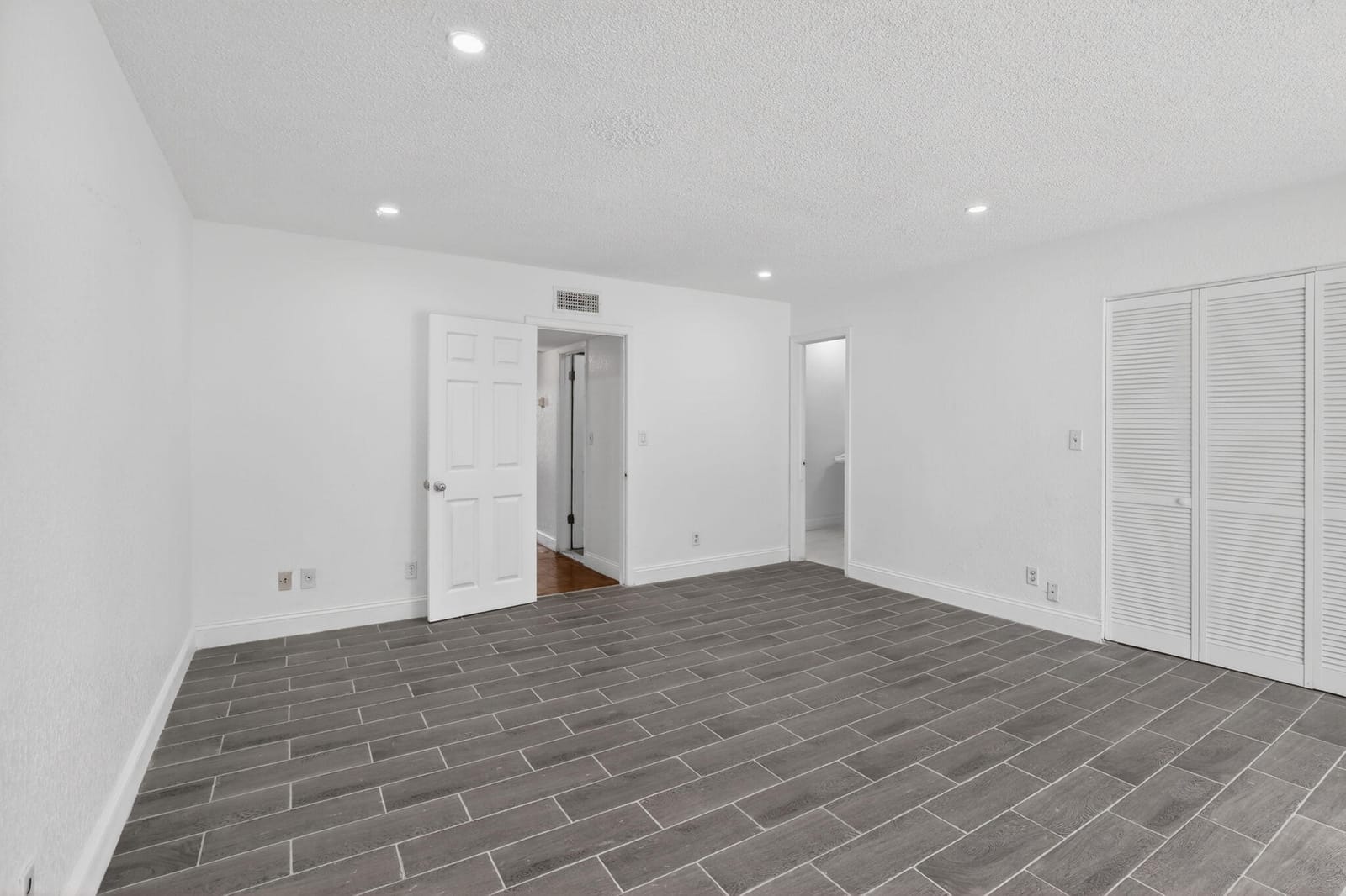 11556 NW 1ST Street, Plantation, FL 33325 photo 13