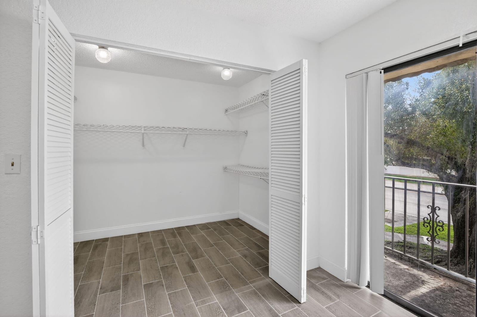 11556 NW 1ST Street, Plantation, FL 33325 photo 14