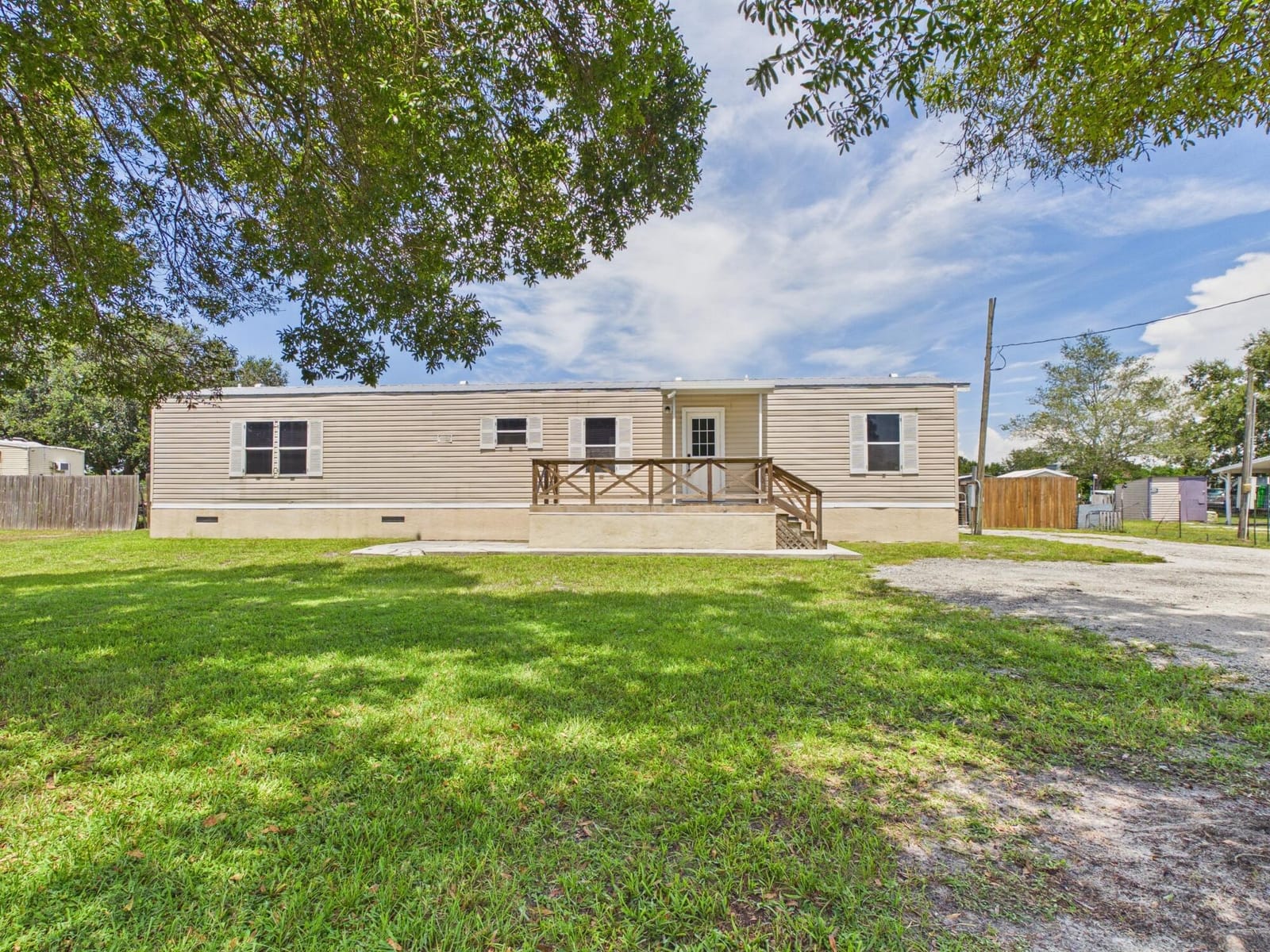 8615 SE 57th Drive, Okeechobee, FL 34974