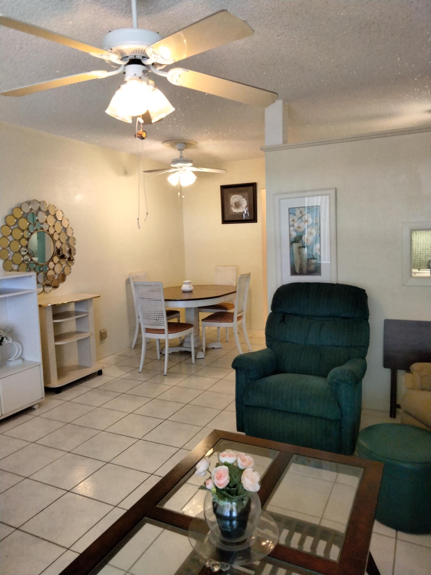 815 SW 10th Terrace 17V — photo 3