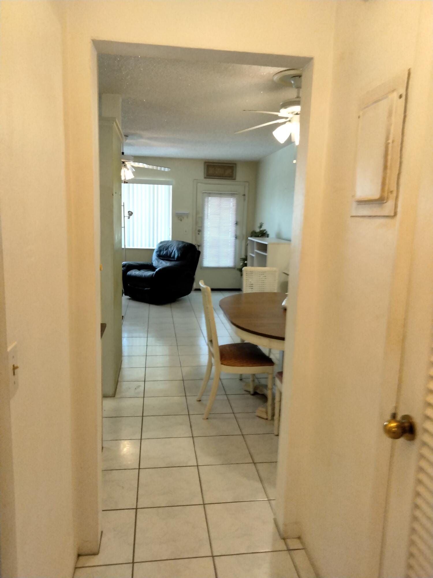 815 SW 10th Terrace 17V — photo 8