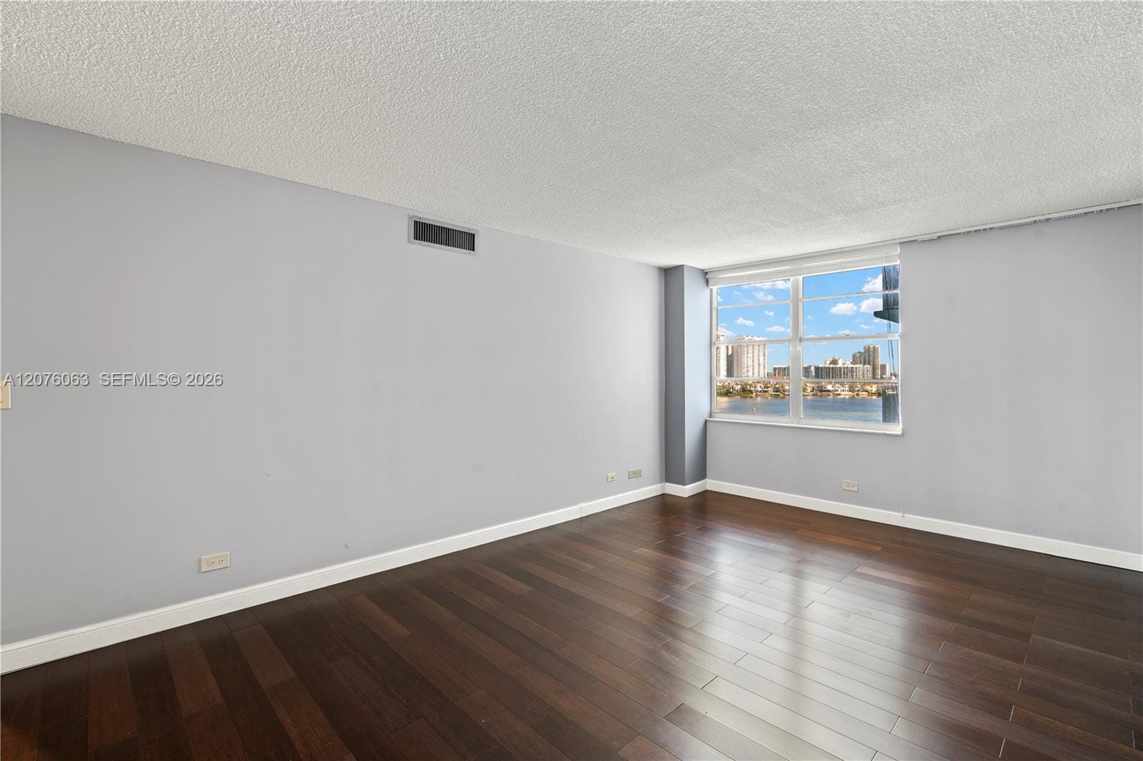 301 174th Street 901, Sunny Isles Beach, FL 33160 photo 17