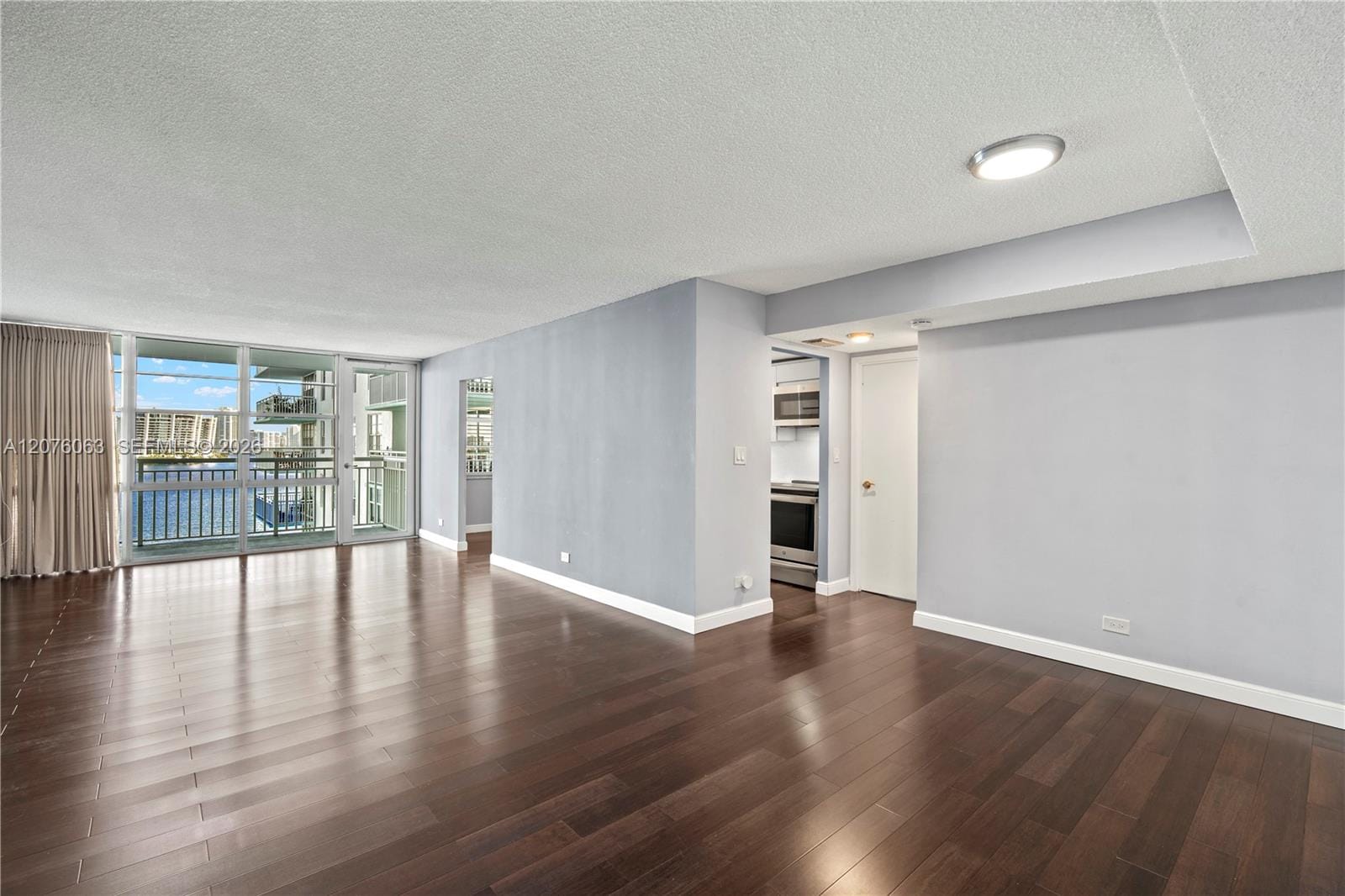 301 174th Street 901, Sunny Isles Beach, FL 33160 photo 4