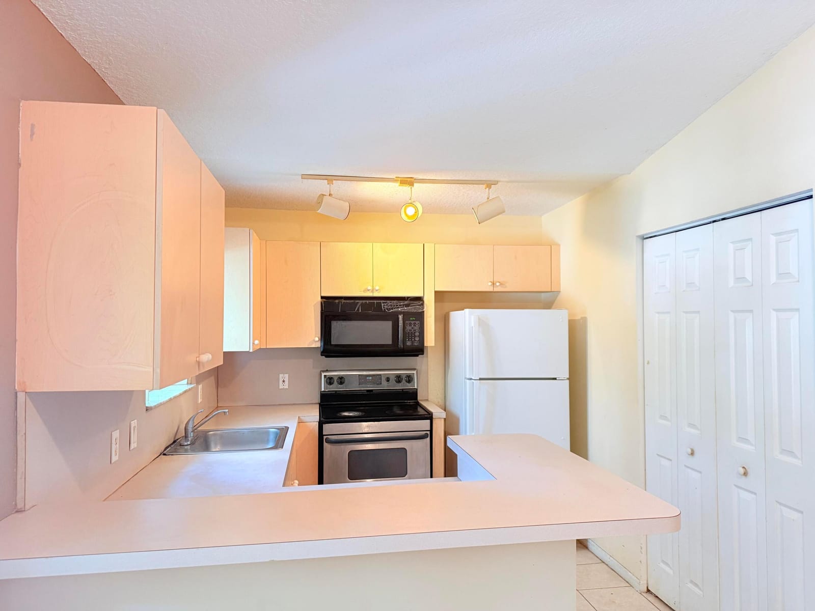 3505 Briar Bay Boulevard Apt 206 — photo 5