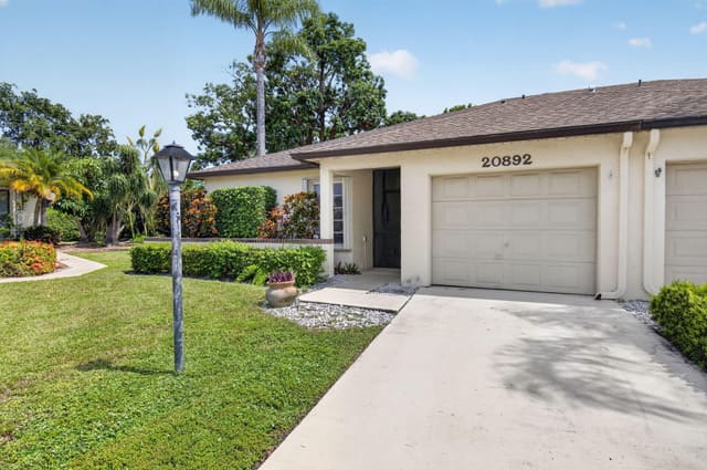20892 Concord Green Drive E, Boca Raton, FL 33433