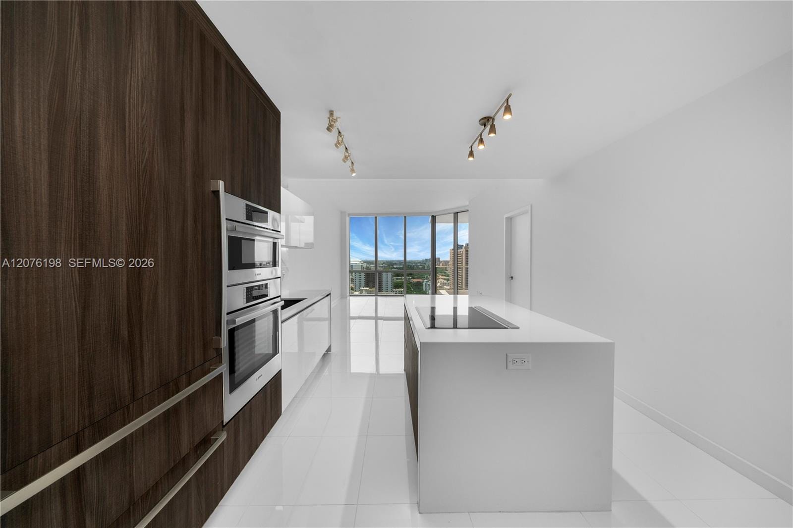 851 NE 1st Avenue 2106, Miami, FL 33132