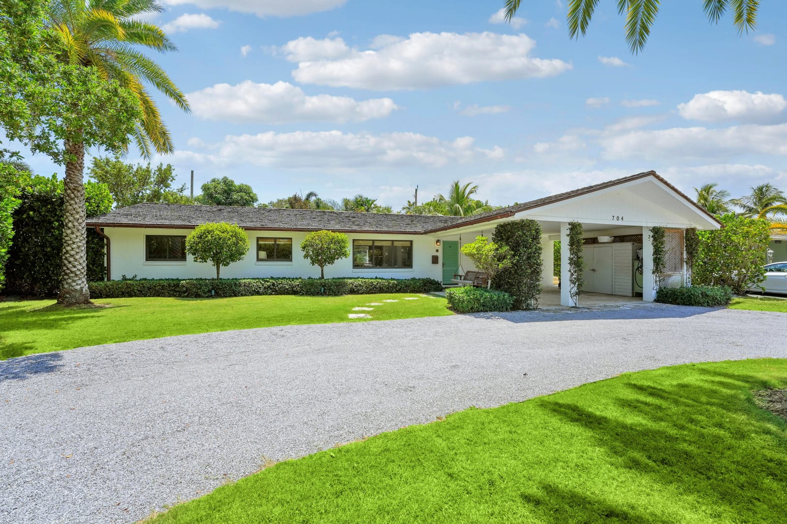 704 PELICAN Way, North Palm Beach, FL 33408