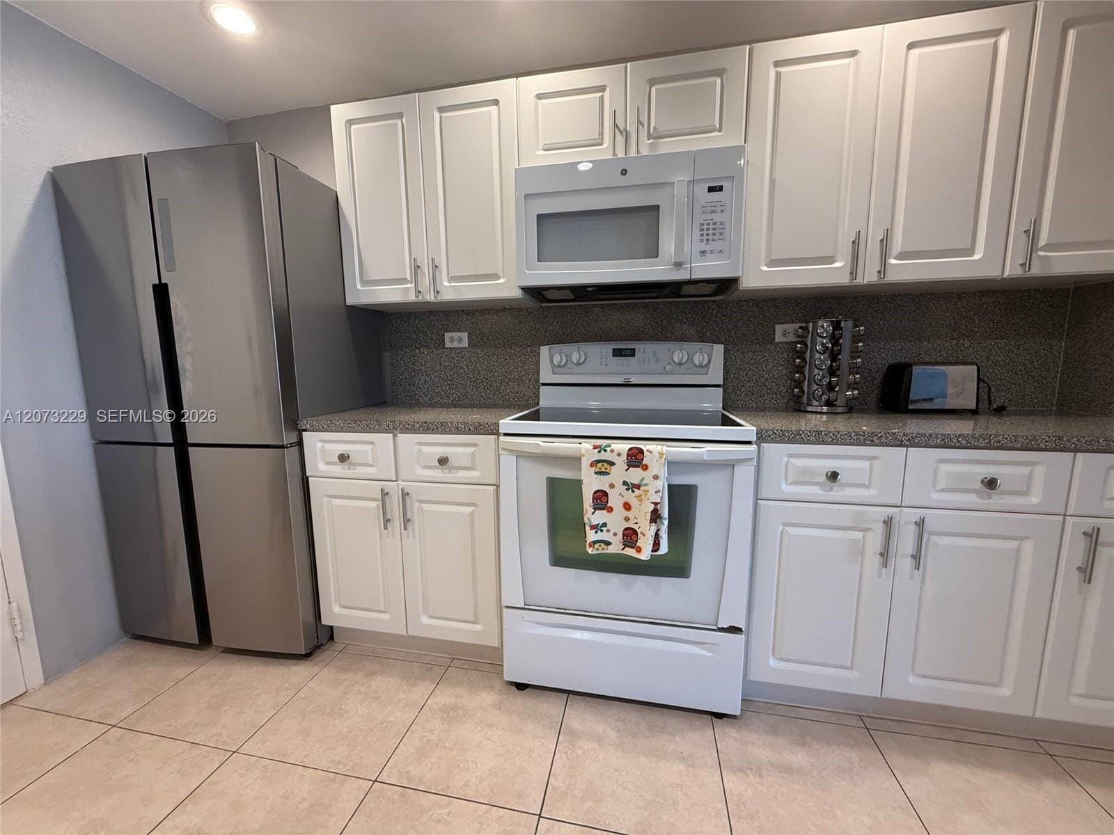 800 NE 195th Street 211, Miami, FL 33179 photo 3