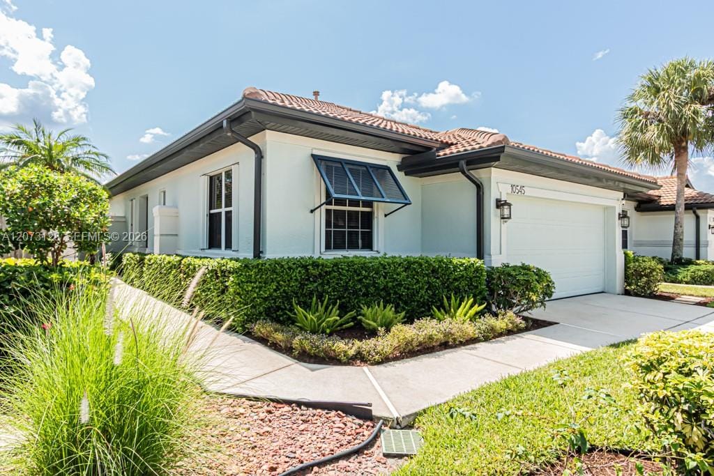 10545 Avila Circle, Fort Myers, FL 33913 photo 2