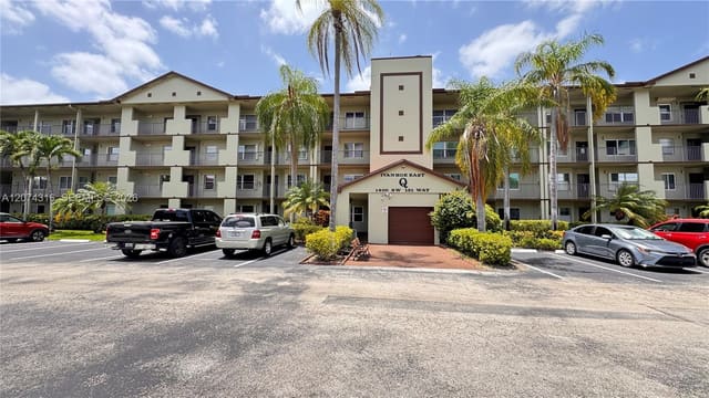 1400 SW 131st Way 305Q, Ivanhoe East At Century, Pembroke Pines, FL