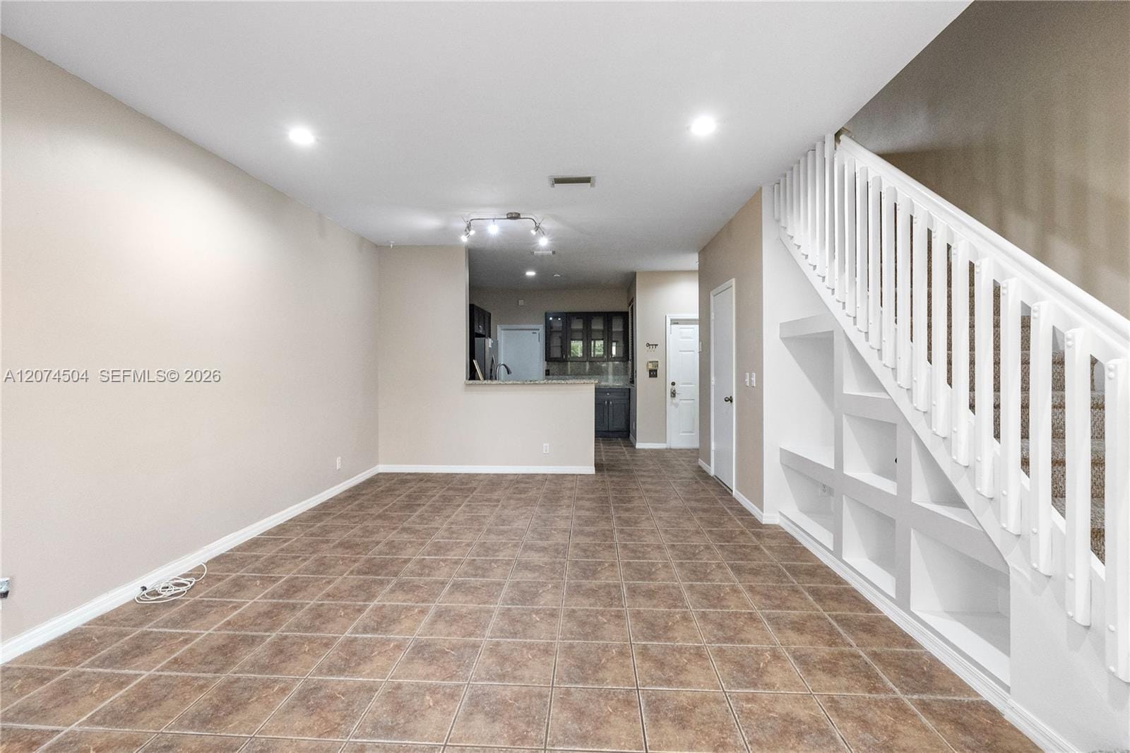 2082 Madeira Drive 2082 — photo 5