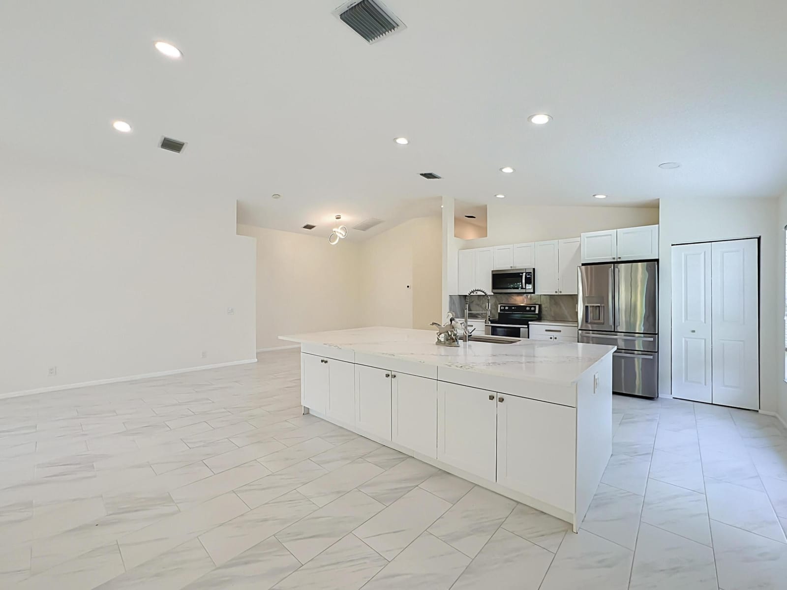 8914 SW Bonneville Drive — photo 7
