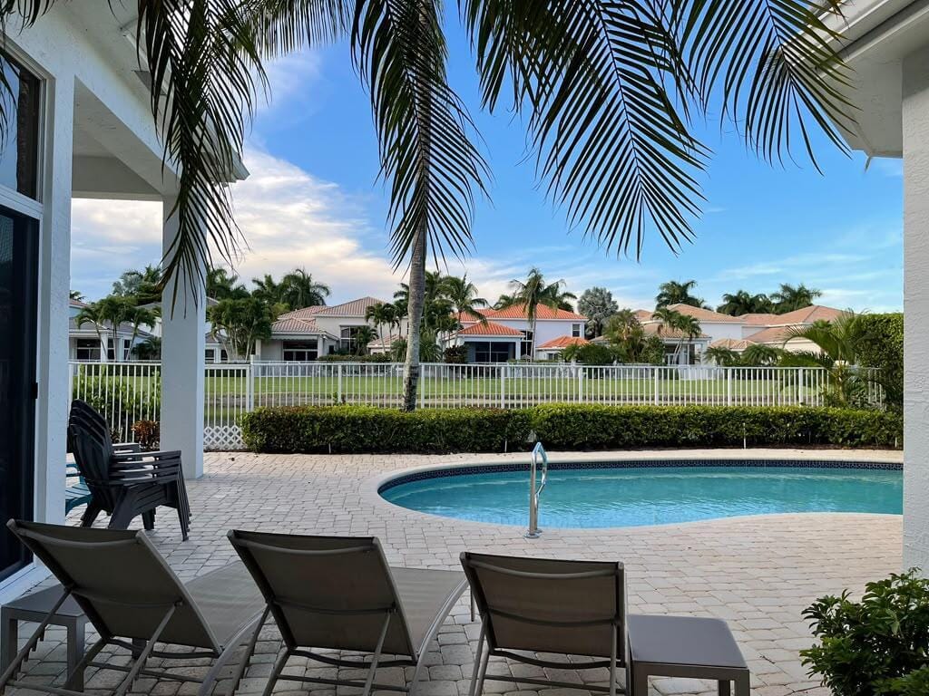 6655 Bristol Lake S, Delray Beach, FL 33446