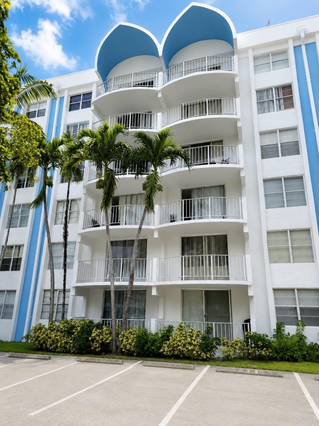 484 NW 165TH ST Street A-609, Miami, FL 33169