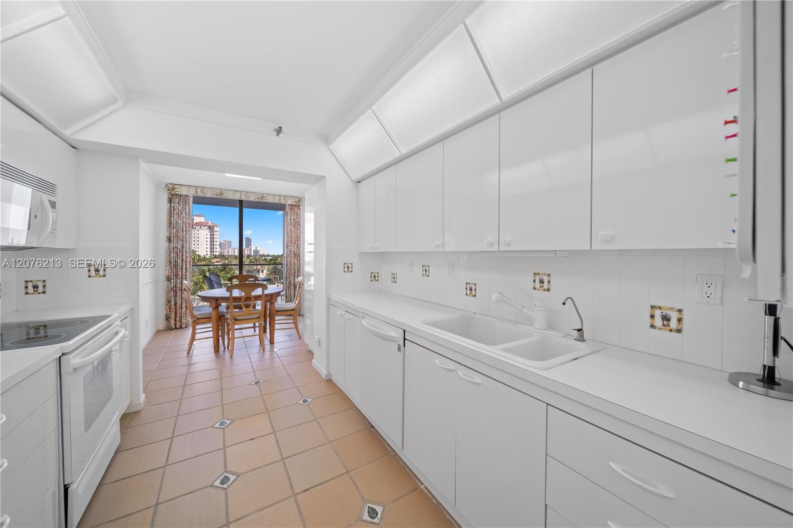 19707 Turnberry Way 6K, Aventura, FL 33180 photo 9