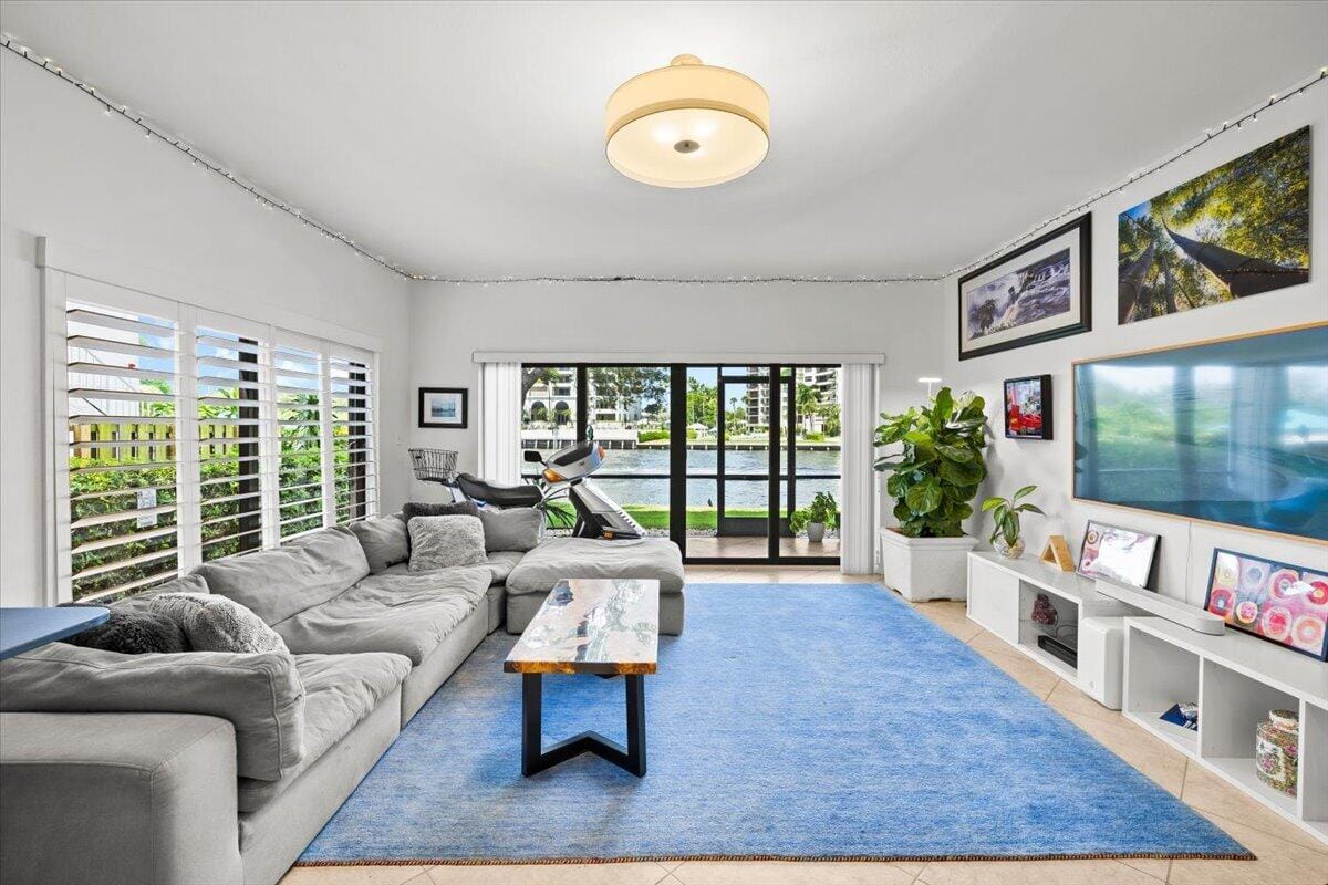 1301 N RIVERSIDE Drive 1 — photo 5