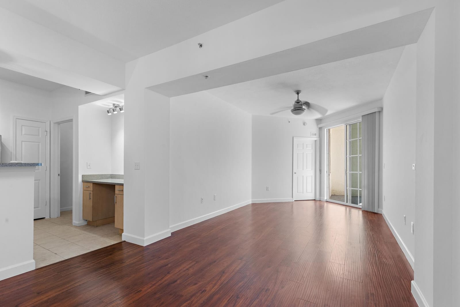 533 NE 3rd Avenue 425 — photo 5