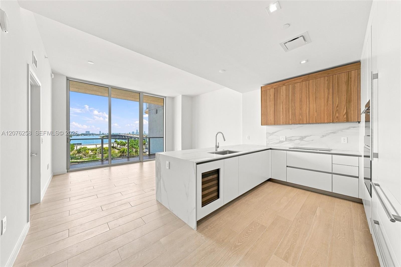 1400 Biscayne Boulevard 708, Miami, FL 33132 photo 3