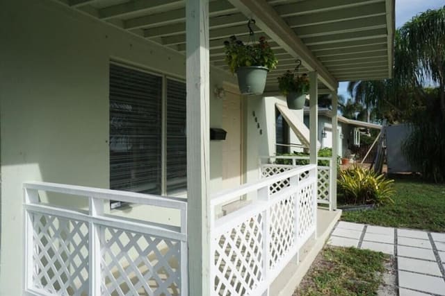 5456 NE 1ST Avenue, Oakland Park, FL 33334