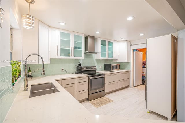 10 SW 46th Avenue, sold in ZIP 33317, Plantation, FL