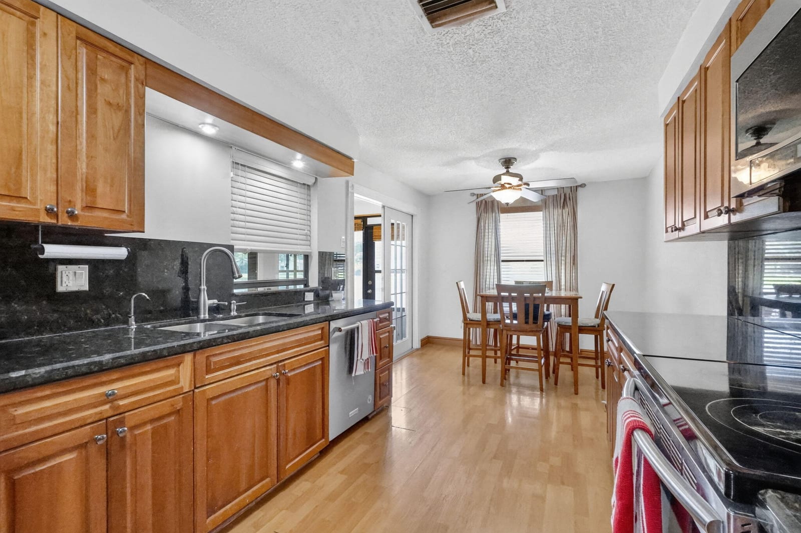 8353 Raymond Drive — photo 6