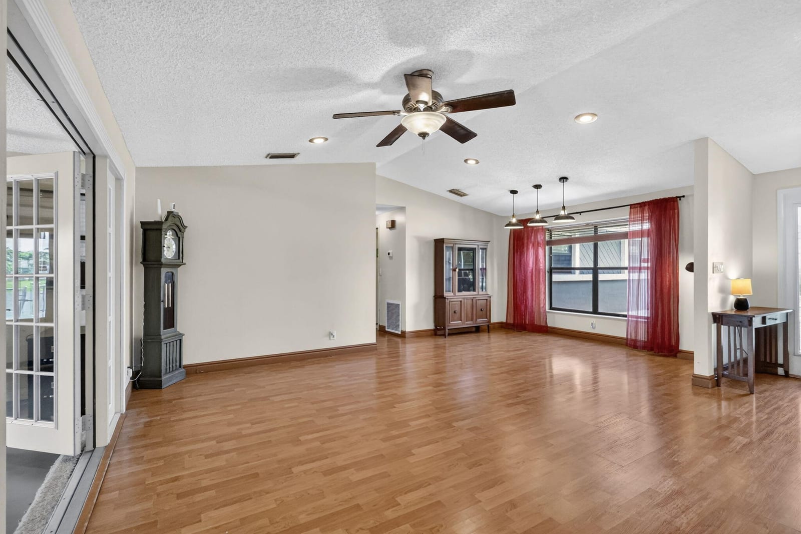 8353 Raymond Drive — photo 9