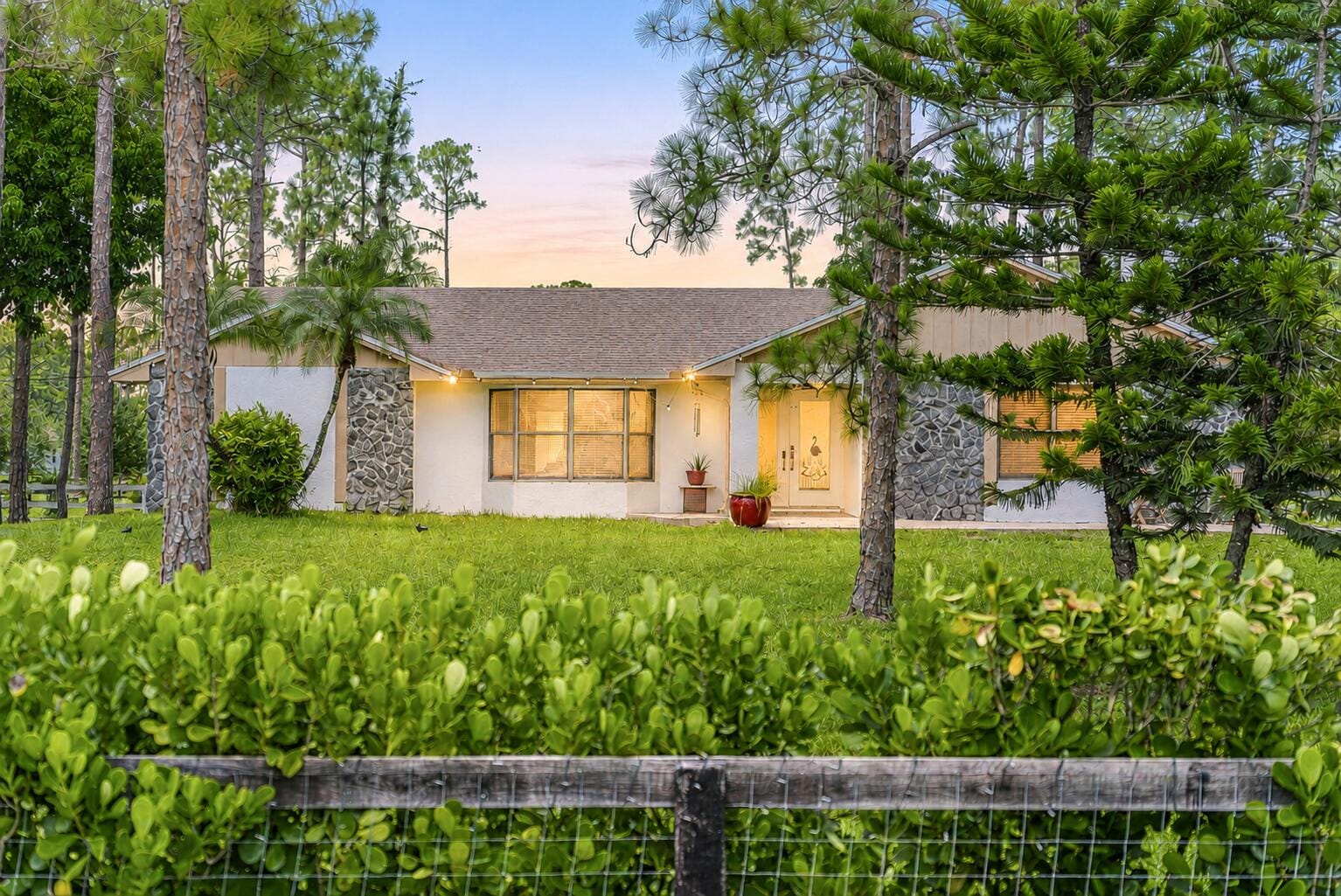 15211 60th Place N, The Acreage, FL 33470