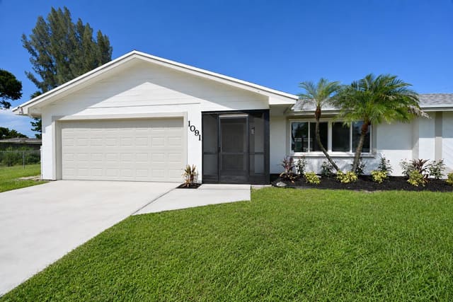1091 SE Preston Lane, Port St. Lucie, FL 34983
