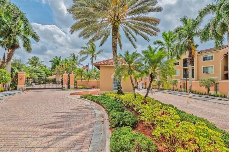 8020 N NOB HILL Road 206, Tamarac, FL 33321 photo 16